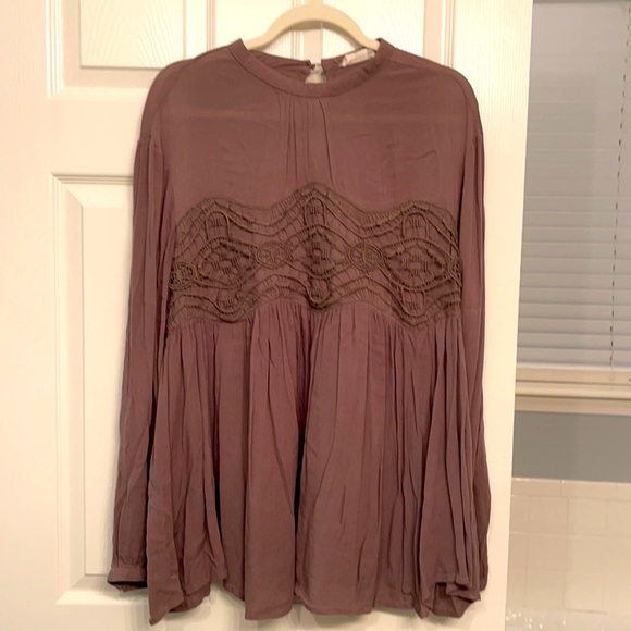 Altar'd State Tops - Olive peasant long sleeve blouse